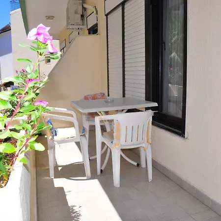 Apart Otel Delphin 3*