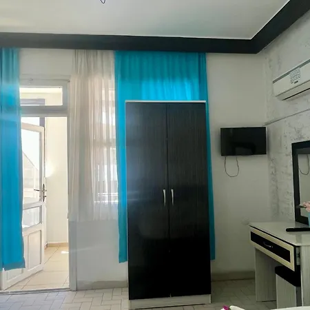 Delphin Aparthotel 3*