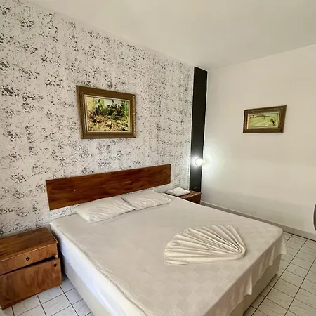 Delphin Aparthotel 3*