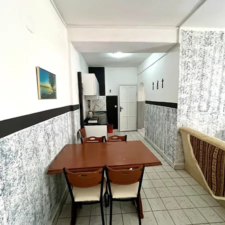 Delphin 3* Side
