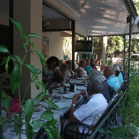 아파트호텔 Delphin 시데