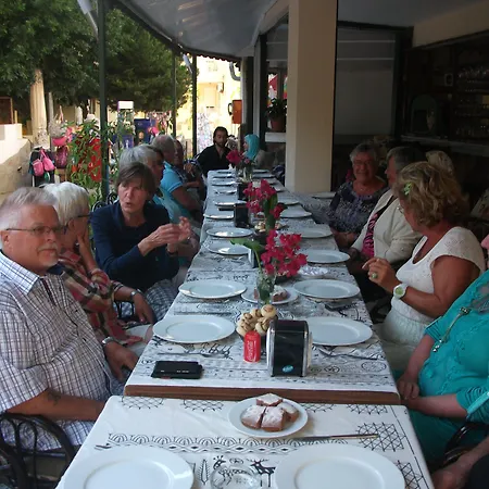 Delphin Aparthotel 2*