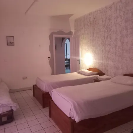 Delphin מלון דירות