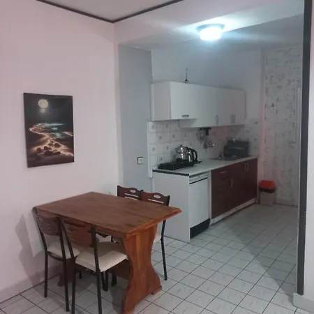 Delphin מלון דירות 3*