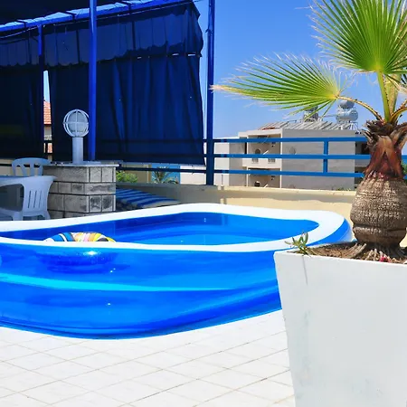 Delphin 2* Side