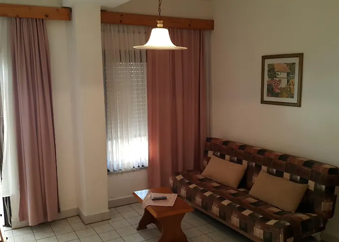 Delphin Aparthotel 3*