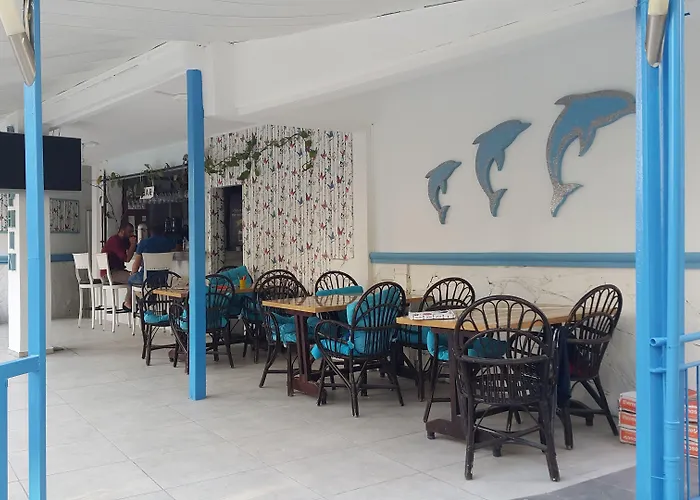 Delphin 3* Side